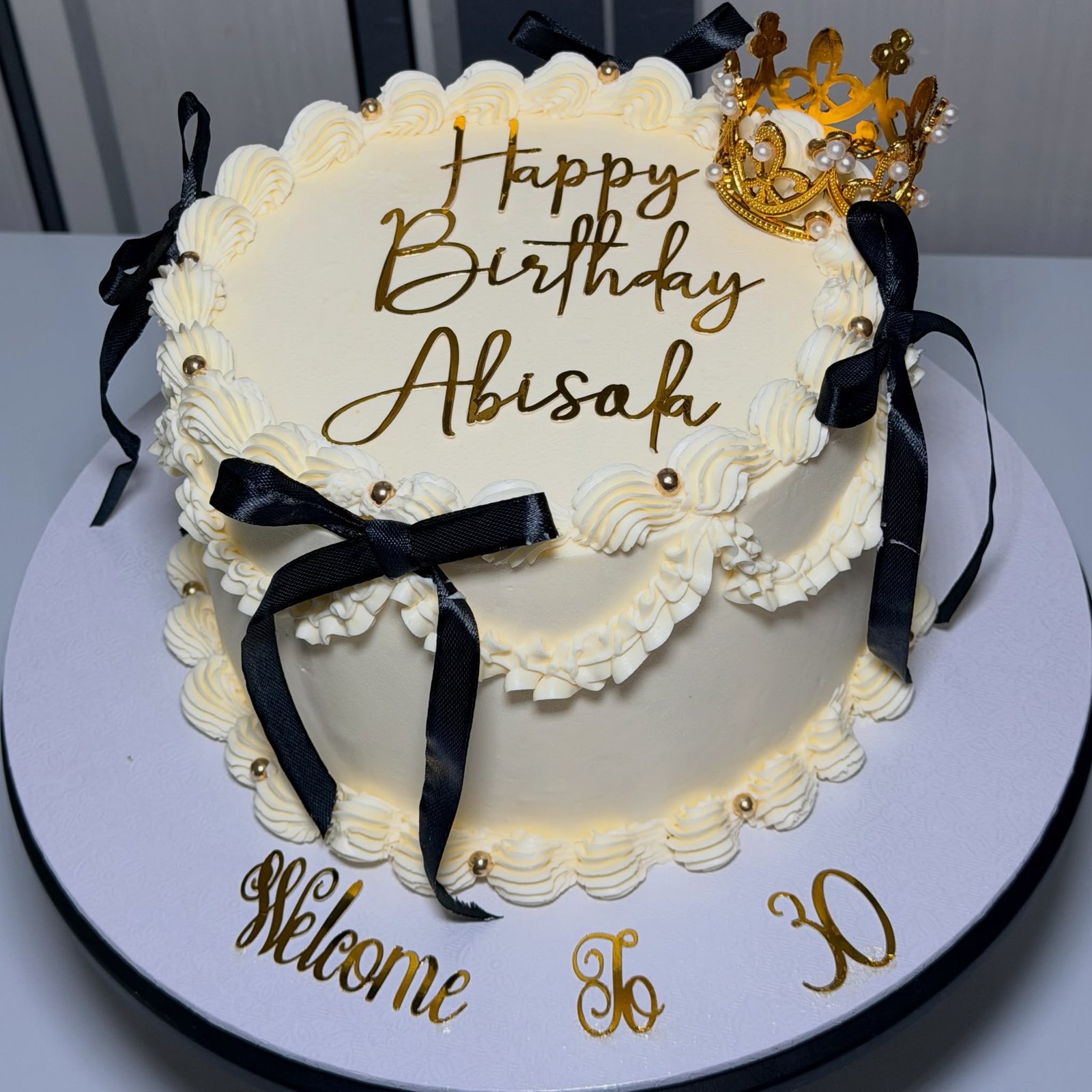 Golden Bow Royal Cake