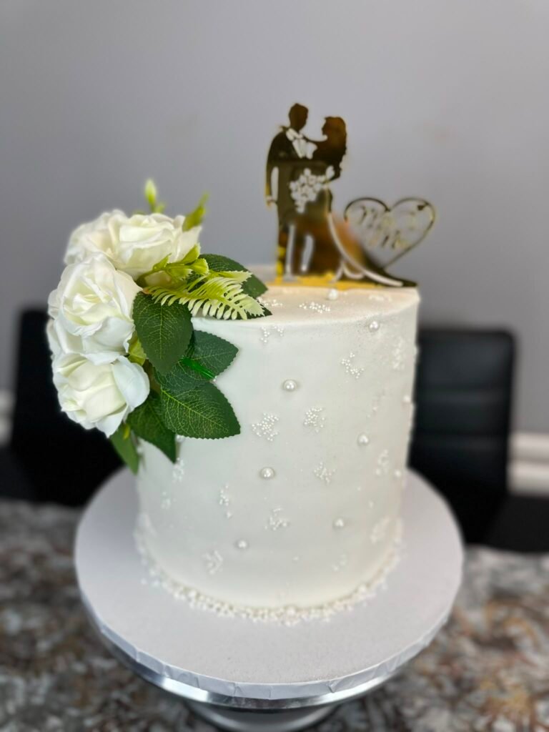 Pearl & Rose Mr & Mrs Wedding Cake