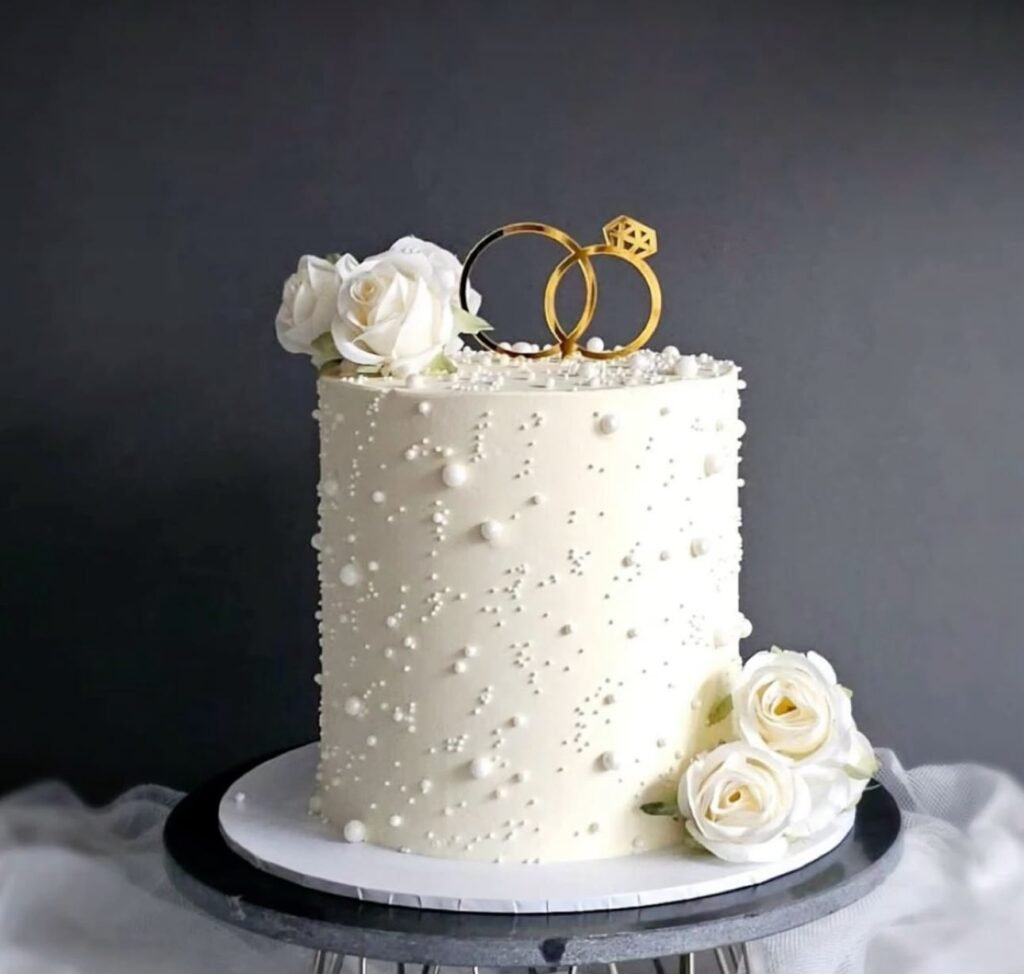 Interlocking Rings Pearl Wedding Cake